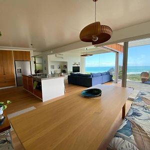 Villa Enjoy Stunning Vistas In Piha Exterior photo