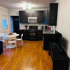 Appartement Renovated, 10 Min From The City à Boston Exterior photo