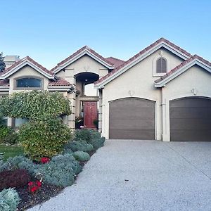 Quail Ridge Suite Kelowna Exterior photo