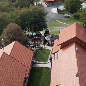 Hotel Fruskogorska Lugarnica à Mala Remeta Exterior photo