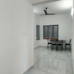 One Bhk Apartment By Saj Tower Kochi Exterior photo