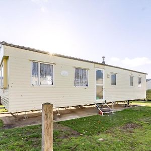 Hotel 8 Berth Caravan To Hire At Breydon Water Holiday Park In Norfolk Ref 10030B à Belton with Browston Exterior photo