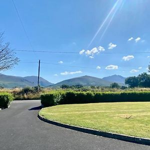 Villa Mountain Views On The Ring Of Kerry à Killarney Exterior photo