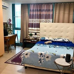 Appartement 1Br One Uptown Near Uptown Mall Bgc à Manille Exterior photo