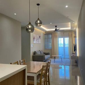 Appartement Meridin Bayvue - 3Br - 6 Pax - Near Mmhe à Kampong Kuala Masai Exterior photo