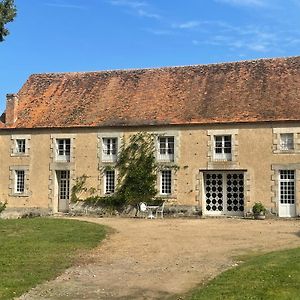 Pavilion In Park Of Medieval Chateau Feusines Exterior photo