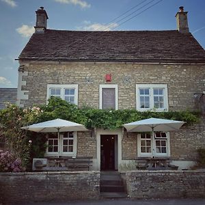 Hotel Neeld Arms à Grittleton Exterior photo