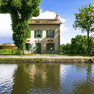 Bed and Breakfast Maison Eclusiere Avec Vue Sur Loire - Gite Cycliste Authentique - Fr-1-590-512 à Briare Exterior photo