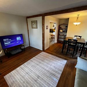 Appartement Comfortable And Cozy Apt With Parking à Burlington Exterior photo