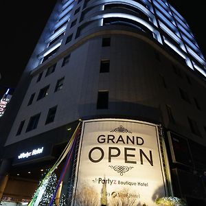 Suwon Partyz Hotel Exterior photo