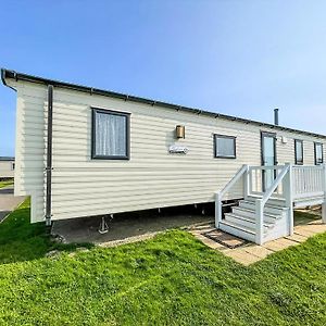 Hotel 8 Berth Caravan With Decking At Caister Beach In Norfolk Ref 30016S à Great Yarmouth Exterior photo