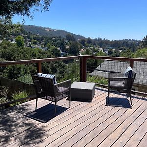 Cute Oakland Hills Home With Panoramic Views Exterior photo