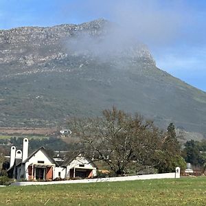 Zeven Eike Guest Lodge Kylemore Exterior photo