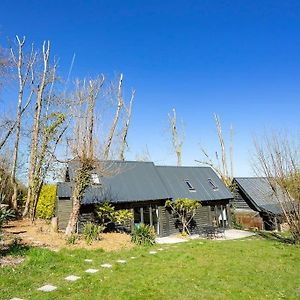 White Hill Lodge - Rustic Cabin Set In A Stunning Meadow Sevenoaks Exterior photo