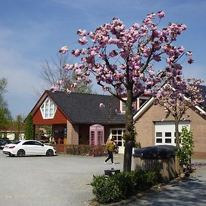 Hotel Campingpark De Linie à Opheusden Exterior photo