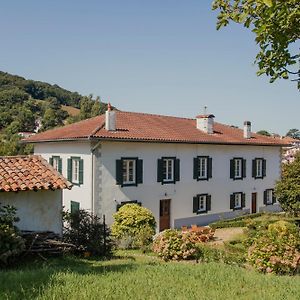 Maison Gamboia, 5 chambres d'hôtes de charme et résidence d'artistes, au calme, vaste jardin fruitier Hasparren Exterior photo