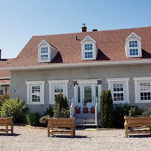 Bed and Breakfast Chez Caro Et Sylvain à Rimouski Exterior photo