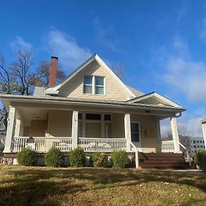 Appartement Converted Victorian 3Bd With Backyard à Omaha Exterior photo