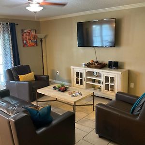 3 Bedroom Cozy Vacation Rental Near Airport Kenner Exterior photo