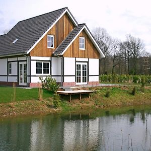 Villa Half-timbered house with dishwasher à Susteren Exterior photo