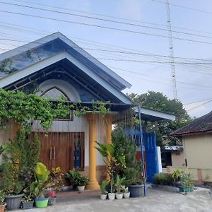 Oyo 94089 Griya Rizky Homestay Syariah Prambanan Exterior photo