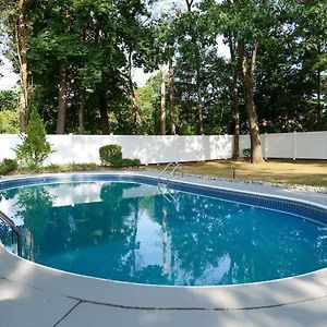 Charming Home Near I-87 Jct Queensbury Exterior photo