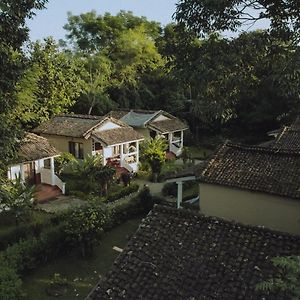 Machan Country Villa Chitwan Exterior photo