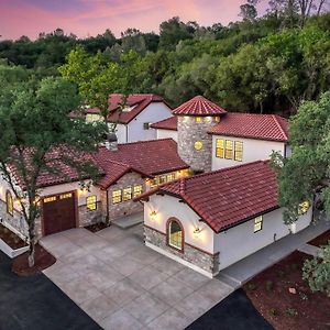 Villa Spacious And Elegant Retreat In Auburn With Patio! Exterior photo