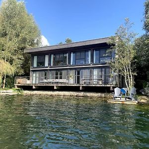 Villa Bowmore Lake House In Lakes By Yoo In Heart Of The Cotswolds à Lechlade Exterior photo