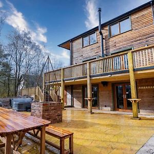 Beresford, Woodland Lodge, Sauna, Hot Tubs & Games For 18 Oakamoor Exterior photo