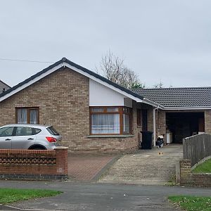 Villa Moredon Bungalow à Swindon Exterior photo