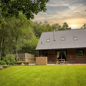 Wootton, Woodland Lodge With Hot Tub For 8 Oakamoor Exterior photo