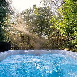 Farley, Woodland Lodge With Hot Tub For 8 Oakamoor Exterior photo