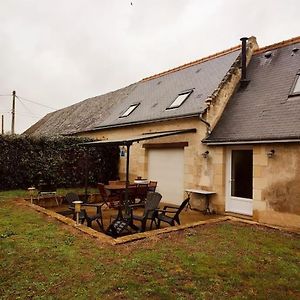 Villa Gite charme en pierre à la campagne à Chouzé-sur-Loire Exterior photo