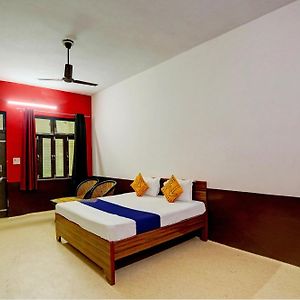 Spot On Relax Inn Residency Kasganj Exterior photo