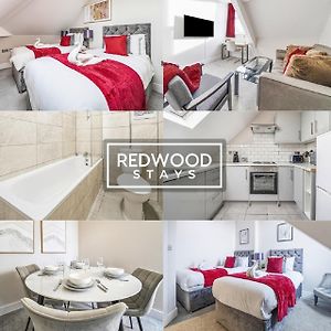 Newly Refurbished Everest Lodge Serviced Apartments For Contractors & Families, Free Wifi & Netflix By Redwood Stays Farnborough  Exterior photo