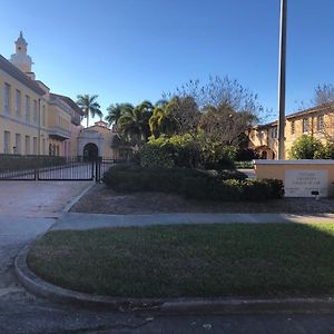 The Star Cottage St. Petersburg Exterior photo