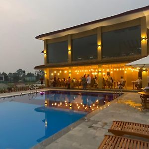 Hotel Munal And Mayur Medical Wellness Retreat à Bharatpur  Exterior photo