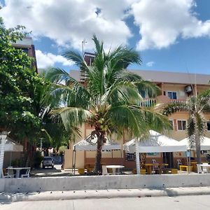 Hotel Harbour Chateau à Odiongan Exterior photo