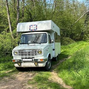 Bed and Breakfast Poppy, Chambre D'Hotes En Camping Car Vintage à Romenay Exterior photo