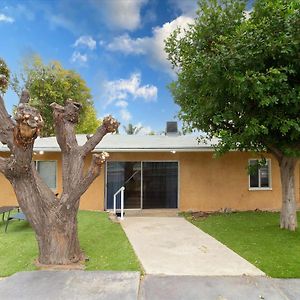 Modern 4 Bedroom In San Fernando Exterior photo