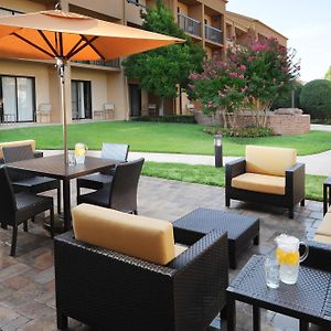 Hotel Courtyard By Marriott Oklahoma City Airport Exterior photo