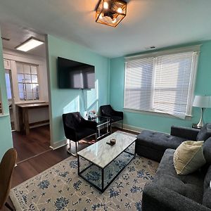 Beautiful Updated 4Br Apartment In Dc With Easy Parking Washington Exterior photo