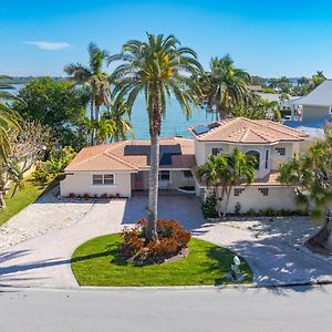 4Bd 2Ba Waterfront House With Pool, Hot Tub & Boat! St. Pete Beach Exterior photo