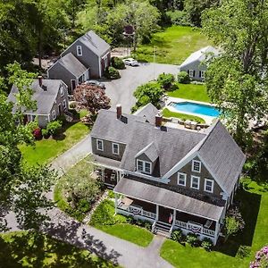 Villa Cape Cod Estate - Pool, Tennis, Game Barn, Sleeps 20 à Sandwich Exterior photo