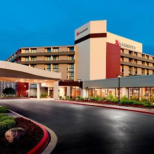 Hotel Marriott At The University Of Dayton Exterior photo