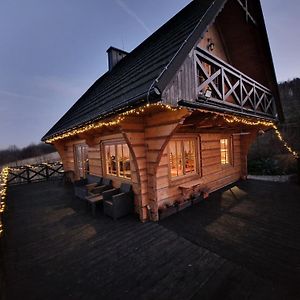 Villa Dom Letnisowkowy Basiowka à Bodzentyn Exterior photo