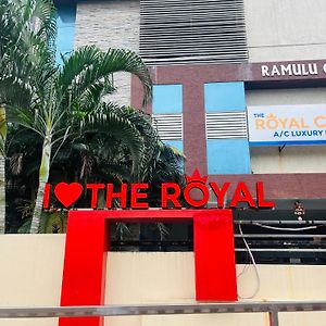 Hotel The Royal Comforts à Visakhapatnam Exterior photo