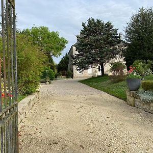 Bed and Breakfast Domaine De La Perthuiserie à Saint-Porchaire Exterior photo