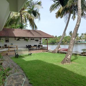 Nature'S Nook Homestay Kochi Exterior photo